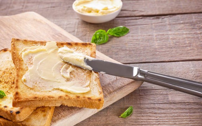Manteiga aromatizada: 9 dicas para preparar o condimento