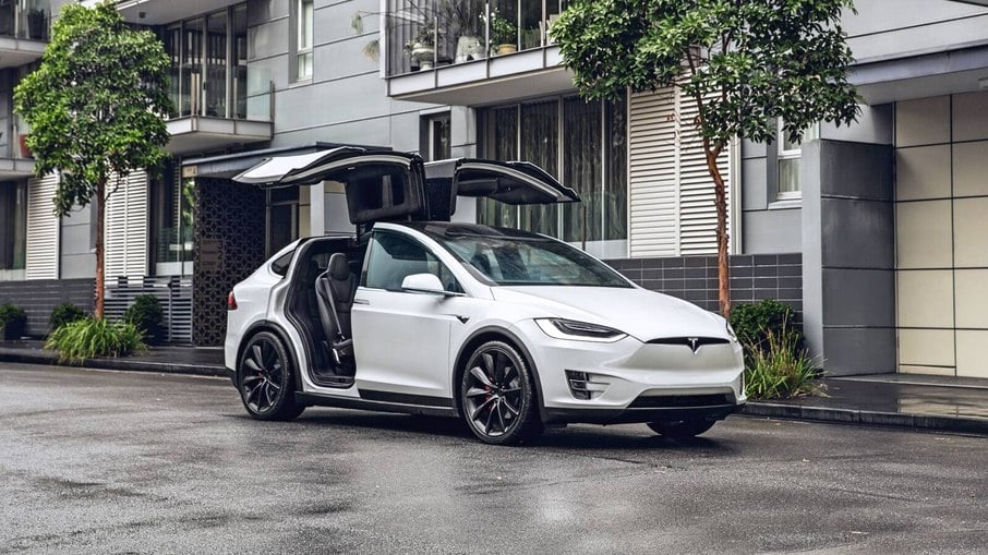 Model X é considerado o SUV da Tesla, mas deverá receber concorrentes mais 