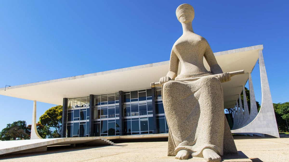 Proteger e legislar: o Tema 1.412 e os limites do Judiciário - QTU Questões do Universo