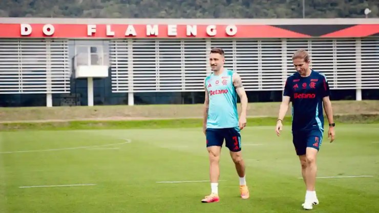 Léo Ortiz detalha papo decisivo com Filipe Luís antes de final