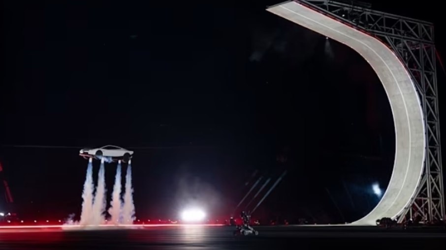 Tesla Roadster possui 10 válvulas de ar que fazem carro voar