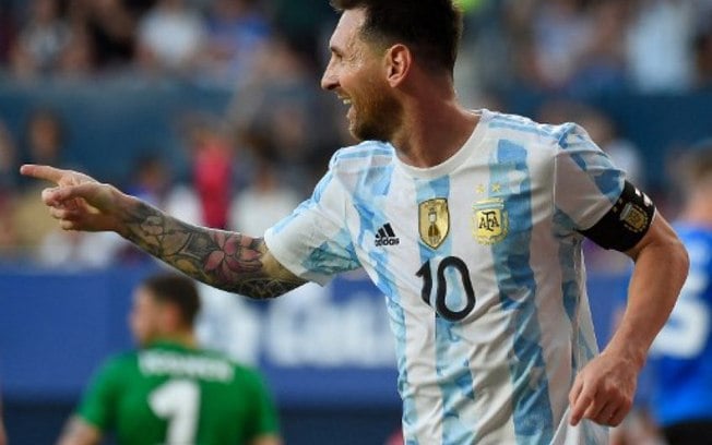 Messi marca cinco gols com a camisa da Argentina pela primeira vez