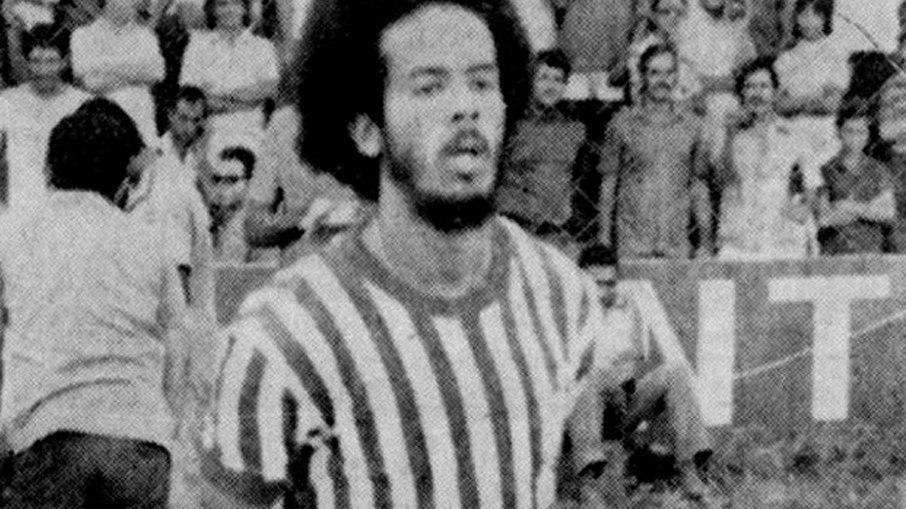 Allan Cole entrando em campo pelo Náutico em 1972 Allan Cole entrando em campo pelo Náutico em 1972