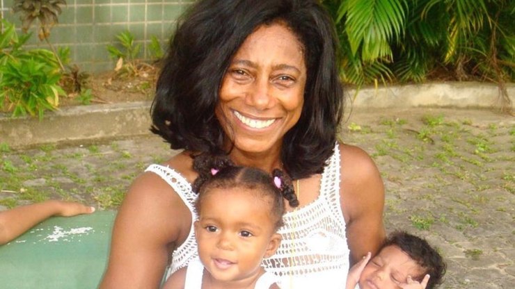 Filha%20de%20Gl%C3%B3ria%20Maria%20homenageia%20a%20m%C3%A3e%2C%20que%20completaria%2076%20anos