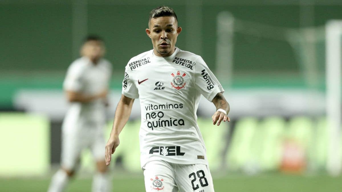 Adson deve reforçar o Vasco em 2024