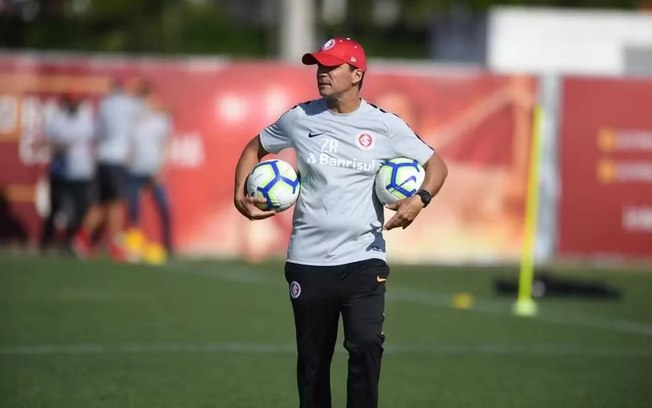Zé Ricardo é novo técnico do Santa Cruz