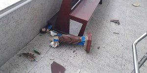 Mulher invade igreja, lança Bíblia no chão e quebra imagens