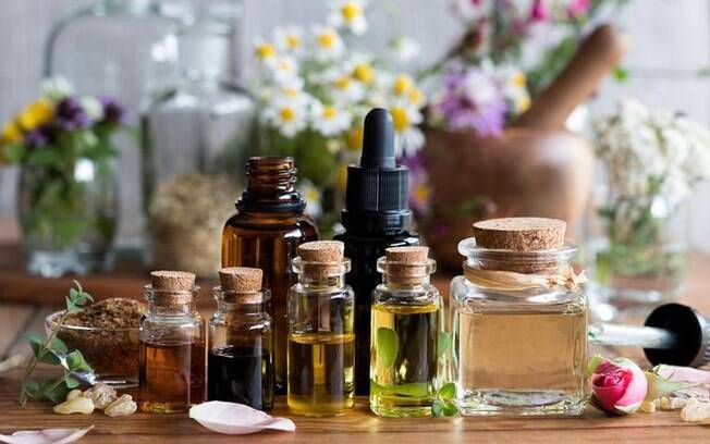 Aromaterapia: óleos essenciais para controlar a ansiedade Aromaterapia: óleos essenciais para controlar a ansiedade