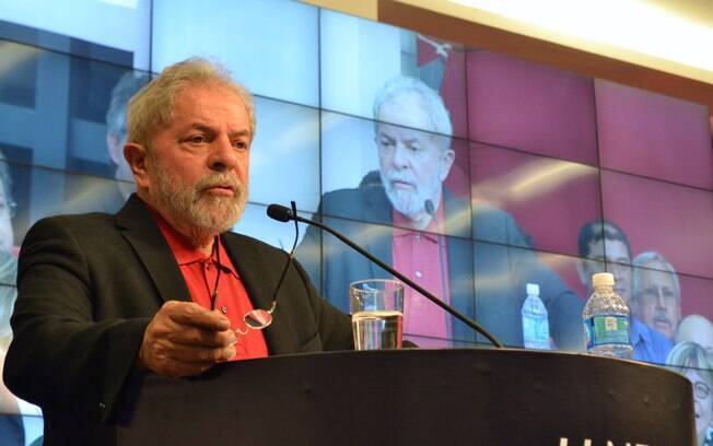 Luiz Fux enviou questão sobre eventual entrevista de Lula para análise no plenário do STF