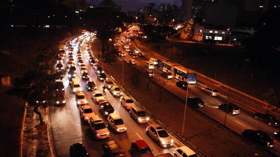  Forte redução de mortalidade em trechos urbanos de rodovias deve-se, em parte, às vias que foram iluminadas
