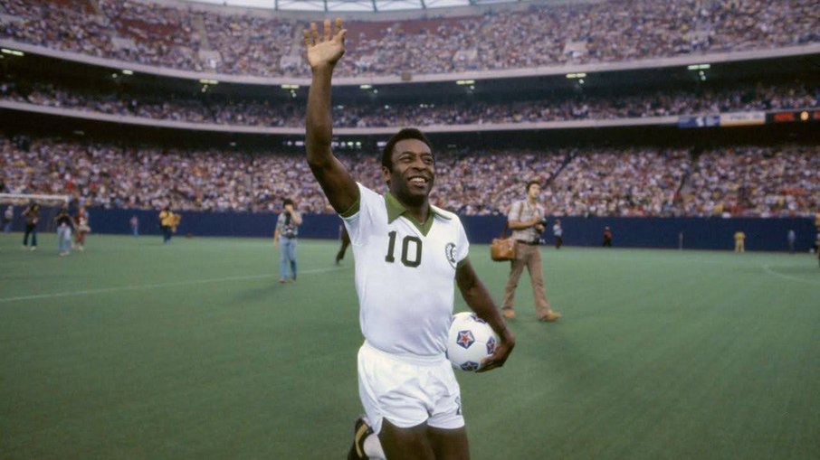 Pelé atuando pelo New York Cosmos Pelé atuando pelo New York Cosmos
