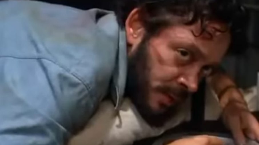 O ator Raúl Juliá em O Beijo da Mulher Aranha O ator Raúl Juliá em O Beijo da Mulher Aranha
