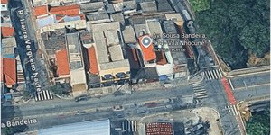 Incêndio atinge garagem de caminhões e destrói 7 veículos em SP