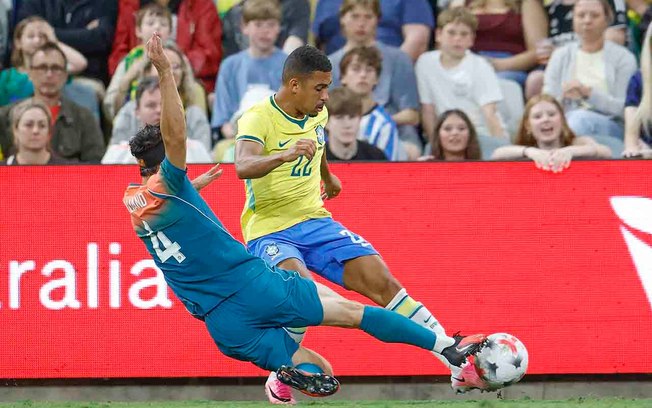 Ancelotti no comando do treino da Seleção Brasileira