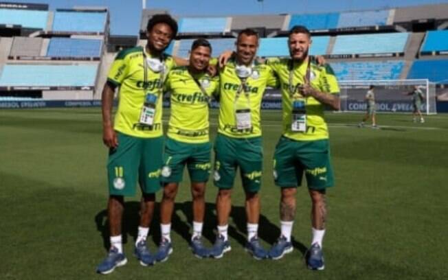 Palmeiras faz o reconhecimento do gramado do Centenário na véspera da final da Libertadores
