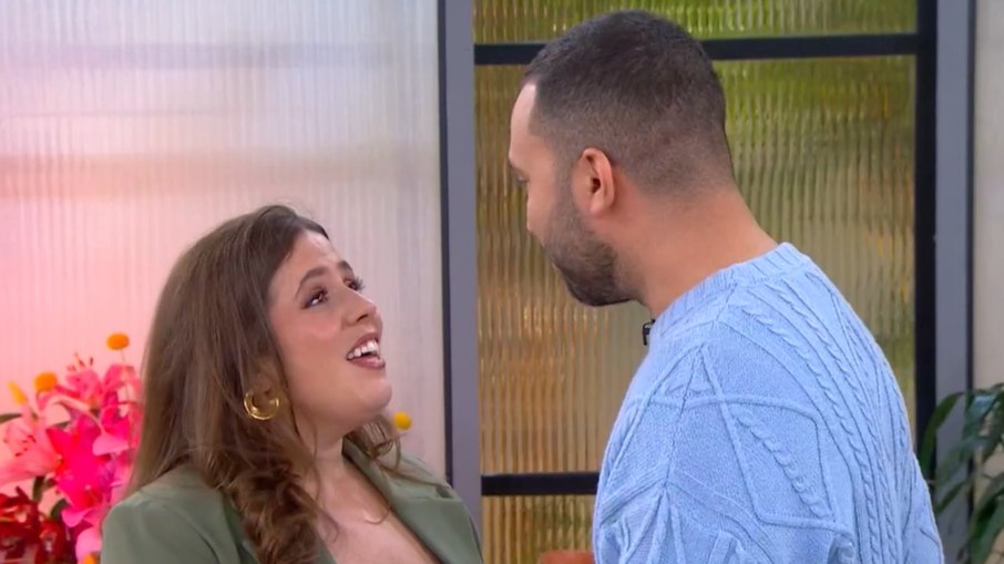 Tati Machado e Gil do Vigor se emocionam ao vivo Tati Machado e Gil do Vigor se emocionam ao vivo