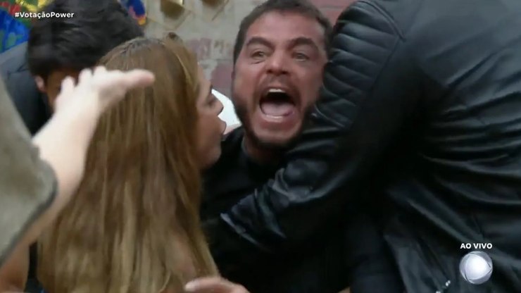 Andreoli%20e%20Rafa%20Brites%20d%C3%A3o%20bronca%20no%20elenco%20do%20%22Power%20Couple%22