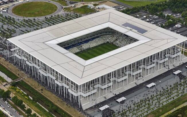 Estádio Matmut-Atlantique de Bordeaux (França), considerado um dos estádios mais belos do mundo
