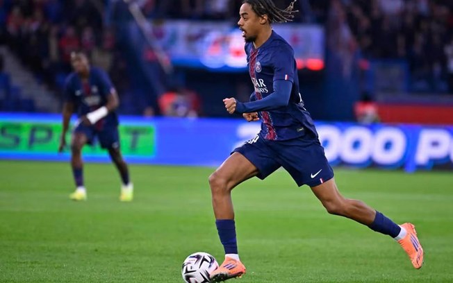 PSG alcançou a incrível marca de 294,3 milhões de euros (cerca de R$ 1,7 bilhão) nesta janela de transferências PSG alcançou a incrível marca de 294,3 milhões de euros (cerca de R$ 1,7 bilhão) nesta janela de transferências