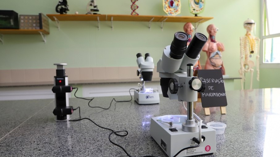 Laboratório de ciências no CIC Eduardo Von Zuben Laboratório de ciências no CIC Eduardo Von Zuben