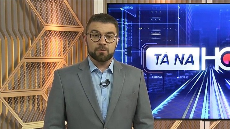 Repórter pede demissão do SBT e assina com a Record