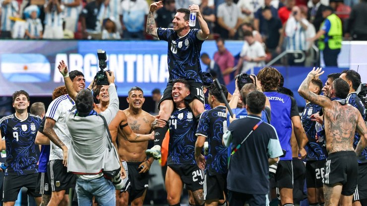 "Um minuto de silêncio": torcida argentina provoca Inglaterra