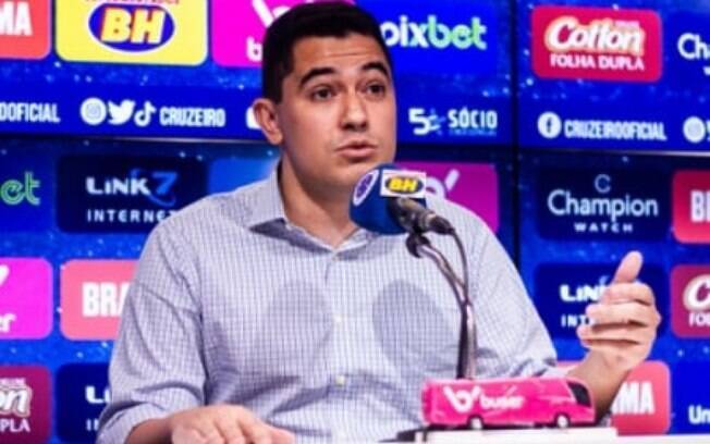 Pedro Martins garante que solucionar o transfer ban é uma prioridade no Cruzeiro
