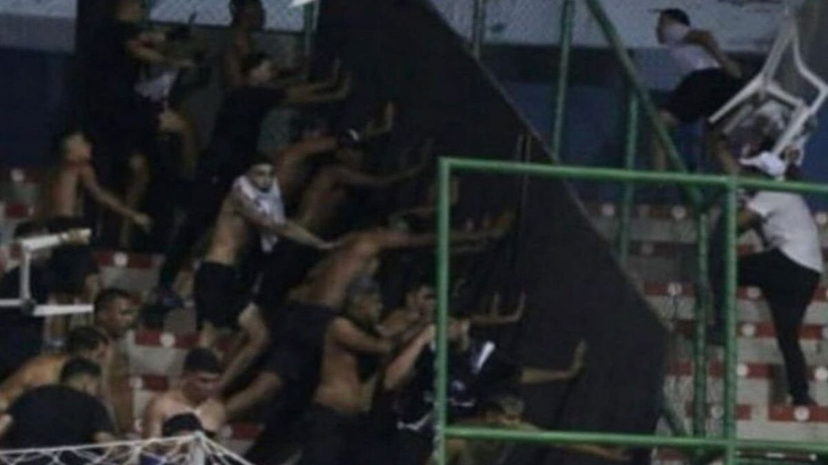 Clássico entre Ceará e Fortaleza pelo Campeonato Cearense de futsal é interrompido após briga generalizada