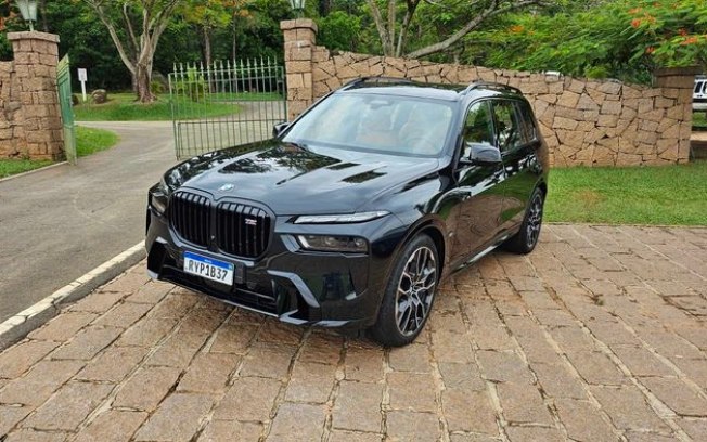 BMW X7 | Nova geração chega ao Brasil com luxo e potência de sobra