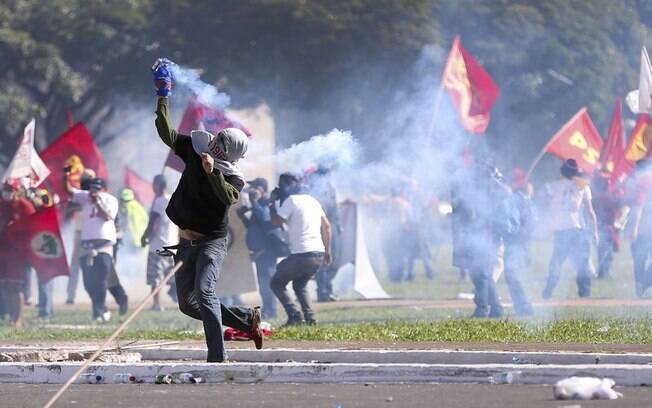 Manifestantes entraram em confronto com as forças de segurança em Brasilia