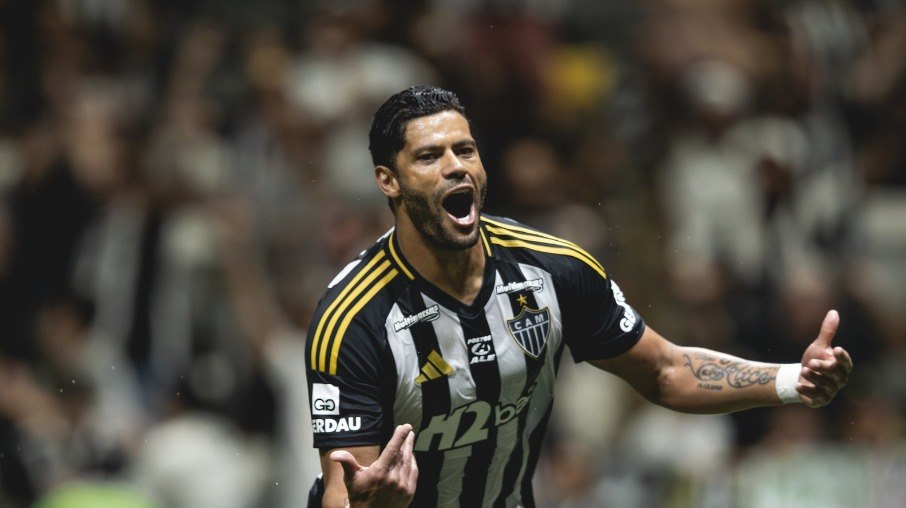 Hulk comemora o gol de número 500 na carreira Hulk comemora o gol de número 500 na carreira