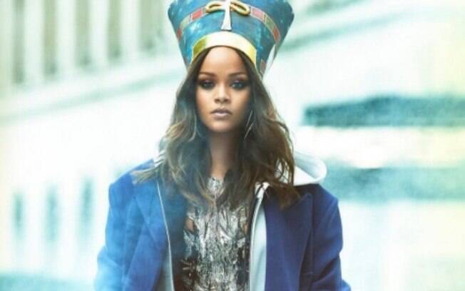 Rihanna estampou a capa da Revista Vogue Arabia