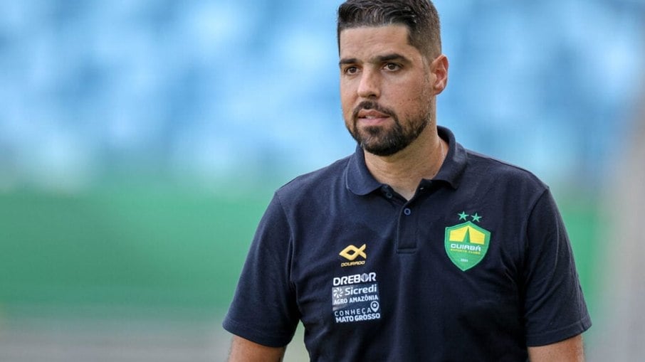 Corinthians oficializa contratação de António Oliveira