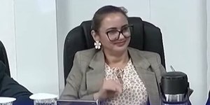  Gesto de vereadora durante sessão na Câmara provoca polêmica