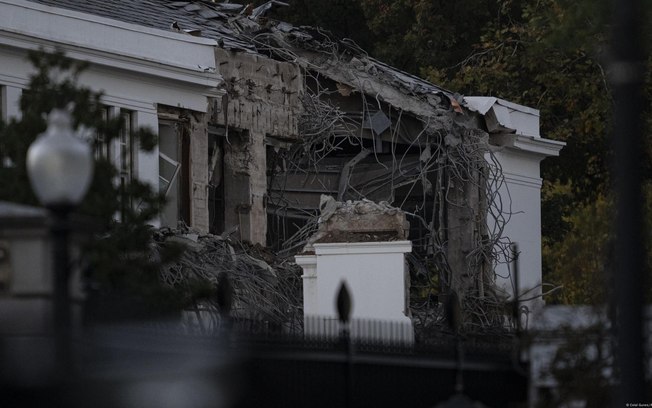 Partes da Ala Leste da Casa Branca foram demolidas para dar lugar ao salão de baile de Trump Partes da Ala Leste da Casa Branca foram demolidas para dar lugar ao salão de baile de Trump