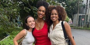 Lari Manoela e mais: ex-BBB Aline é tietada por artistas da Globo