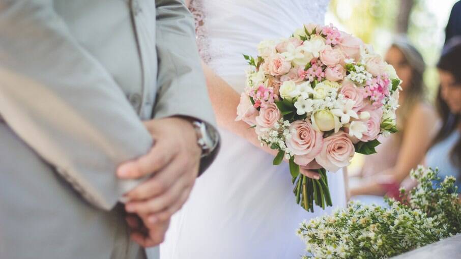 Fotógrafa apagou todas as fotos do casamento para se vingar do noivo