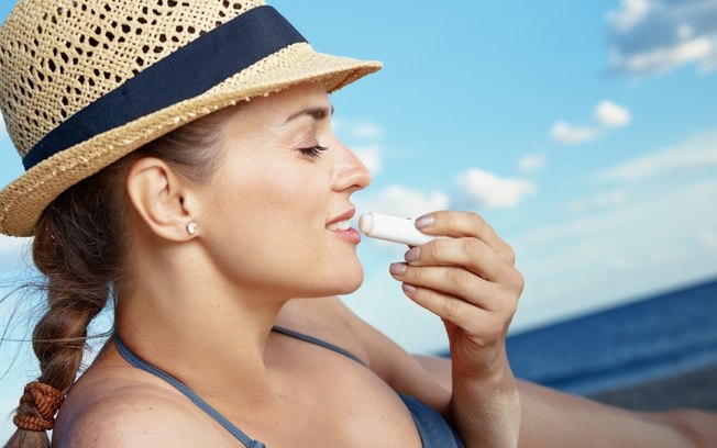 Protetor solar labial: saiba por que você deve incluir esse produto na sua rotina de cuidados