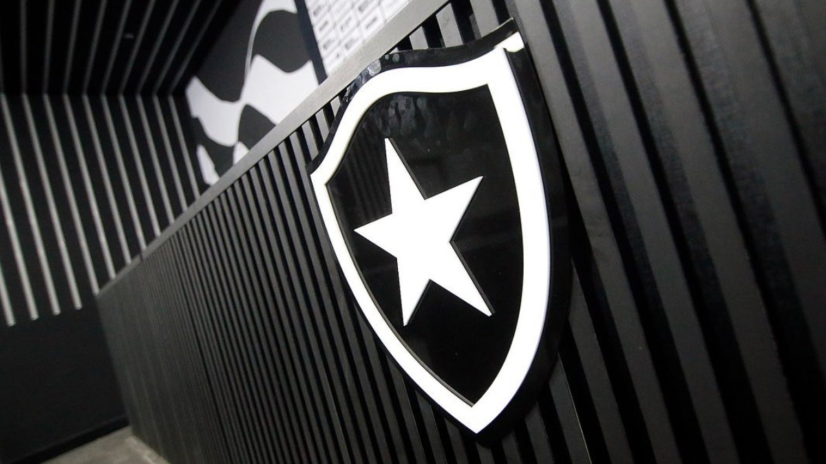 Botafogo emite nota sobre atraso em premiação e diz que ex-jogadores 'promovem inverdades'