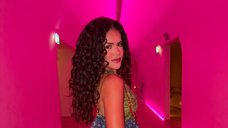 Maisa revela por que não namora. Maisa revela por que não namora.