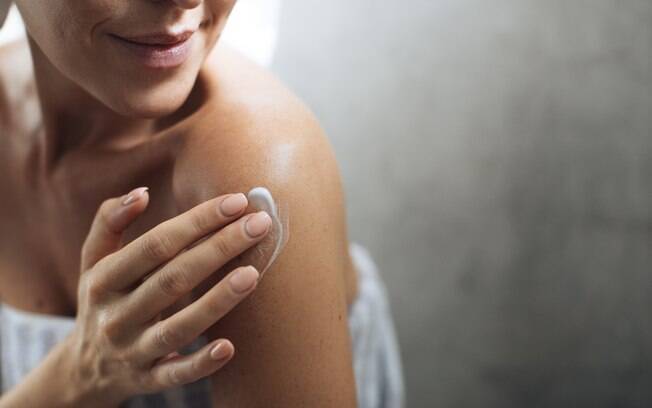 Os cuidados com a pele também são importante para quem está em tratamento de câncer por causa dos quimioterápicos