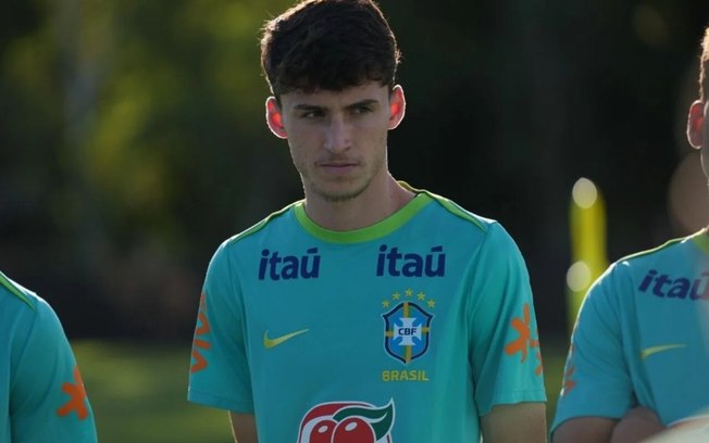 Palmeiras e Corinthians aparecem com jovens já próximos do profissional, um deles é Eduardo Conceição Palmeiras e Corinthians aparecem com jovens já próximos do profissional, um deles é Eduardo Conceição