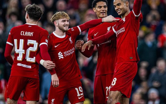 Liverpool goleia Sparta Praga e avança para as quartas da Liga Europa