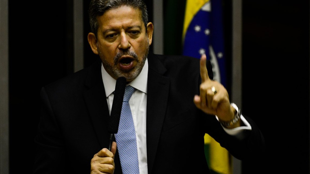 O deputado Arthur Lira discursa na Câmara dos Deputados