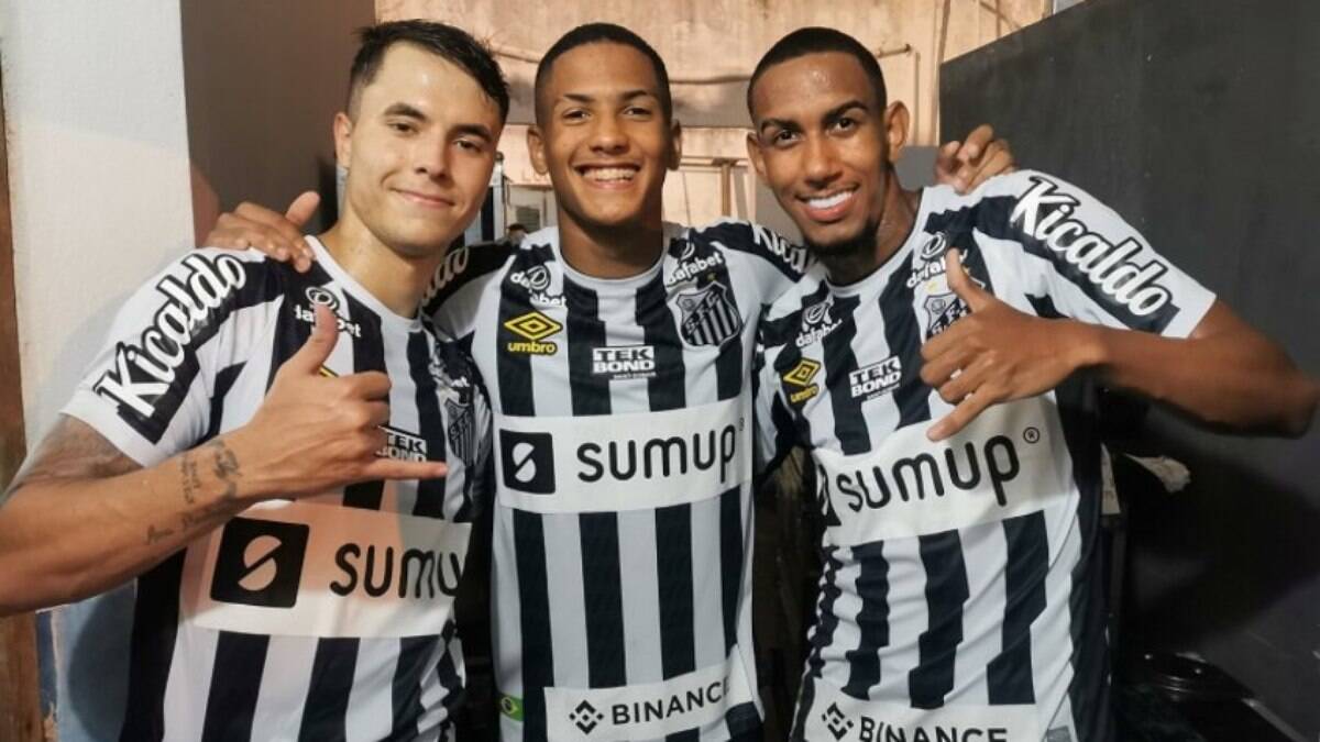 Em alta, Rwan Seco comemora primeiro gol pelo Santos