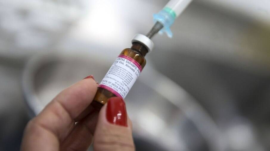Servidora pública aplica vacina contra a poliomielite em 44 pacientes por engano