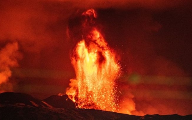 Após Etna, supervulcão Campi Flegrei se desperta na Itália