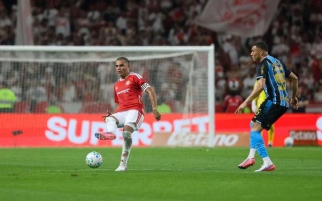 Mercado detonou a arbitragem de Ramon Abatti Abel Mercado detonou a arbitragem de Ramon Abatti Abel