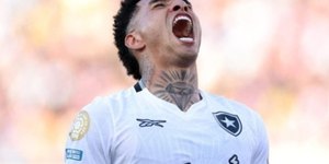 Enorme, Botafogo vence o PSG, faz história e vira líder