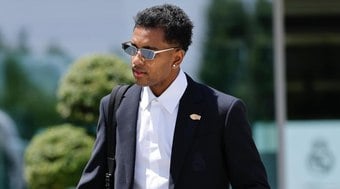 Rodrygo%20ignora%20pergunta%20de%20influenciador%20e%20gera%20clim%C3%A3o